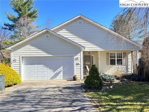 273 W Evergreen St, West Jefferson, NC, 28694-8461 | Card Image