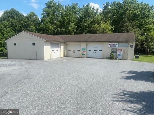 326 Beaver Valley Pike, WILLOW STREET, PA, 17584-9529 | Card Image