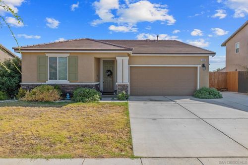 495 Pearl Dr, Lemoore, CA, 93245-2105 | Card Image