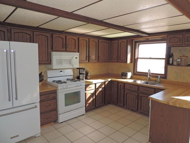 4408 Sampson Road, House other with 4 bedrooms, 2 bathrooms and null parking in Pensaukee WI | Image 6