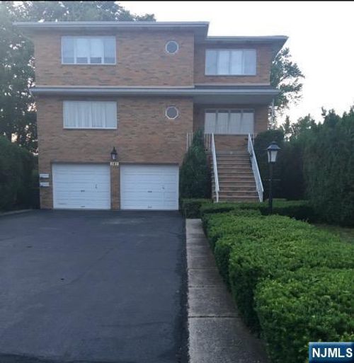 141 Franklin St, Elmwood Park, NJ, 07407-2735 | Card Image