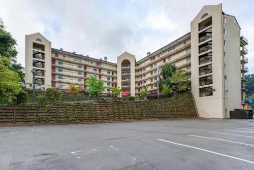 209-102 Baskins Creek Byp, Gatlinburg, TN, 37738-4824 | Card Image