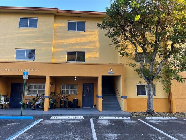 APT-203 - 14970 Sw 82 Nd Ln, Condo with 2 bedrooms, 3 bathrooms and null parking in Miami FL | Image 5