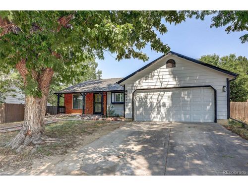 4493 Elkhart St, Denver, CO, 80239-5421 | Card Image