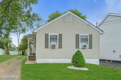 28 Lockwood Ave, Freehold, NJ, 07728-1815 | Card Image