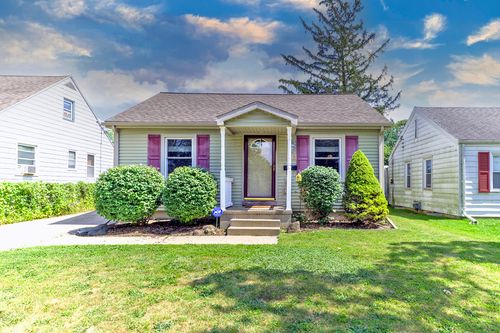 906 Stanley St, Lansing, MI, 48915-1366 | Card Image