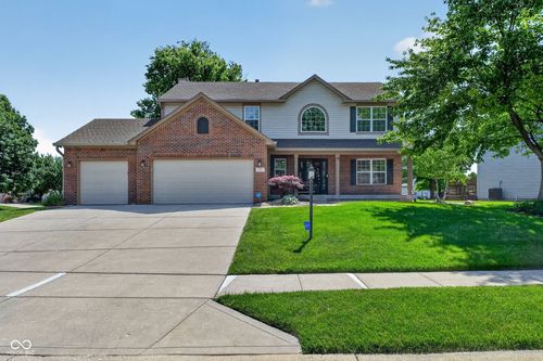 8025 Winterset Cir, Indianapolis, IN, 46214-2272 | Card Image