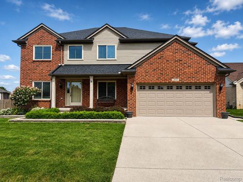 28948 Pinehurst Dr, Chesterfield, MI, 48051-3654 | Card Image