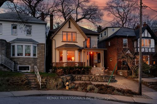 99 Riverview Gdns, York, ON, M6S4E7 | Card Image