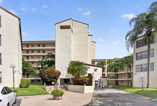 611d-2309 S Cypress Bend Dr, Pompano Beach, FL, 33069-5678 | Card Image