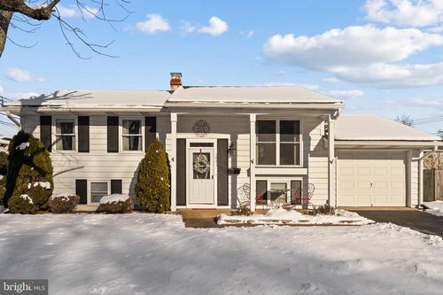 1021 Brookfield Cir, Quakertown, PA, 18951-1111 | Card Image