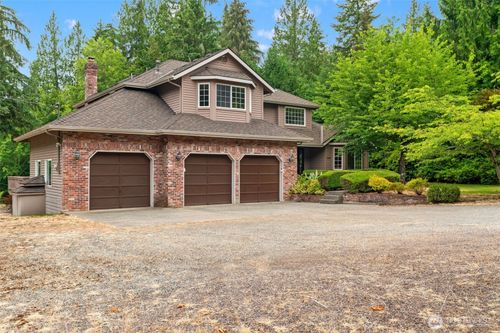 18325 214th Ave Ne, Woodinville, WA, 98077-7107 | Card Image