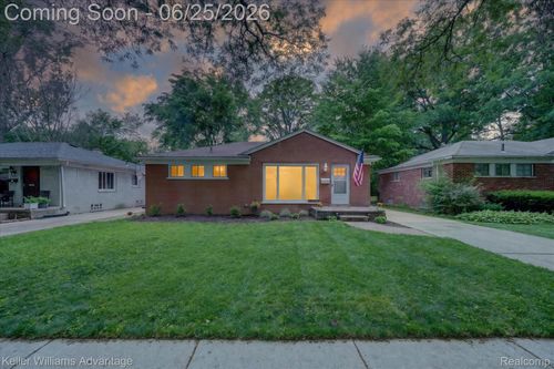 21681 Sussex St, Oak Park, MI, 48237-2611 | Card Image