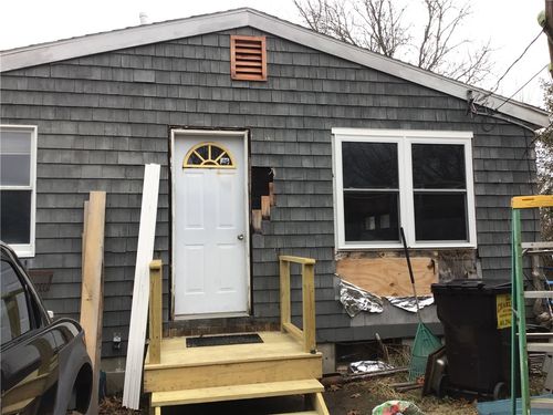 41 Enfield Ave, North Kingstown, RI, 02852-4913 | Card Image