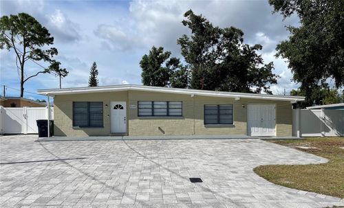 2307 W Hamilton Ave, TAMPA, FL, 33604-5220 | Card Image