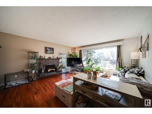9621 89b St, Fort Saskatchewan, AB, T8L1J8 | Card Image