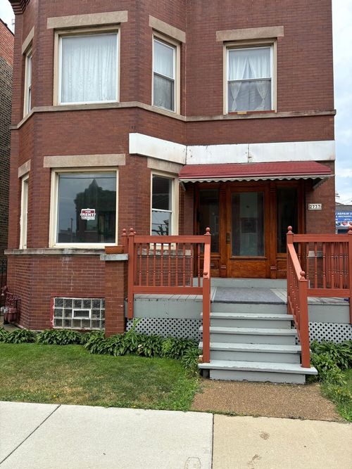 1-2737 W Belmont Ave, Chicago, IL, 60618-5914 | Card Image