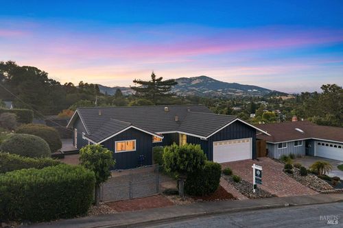 81 Drakewood Lane, Novato, CA, 94947 | Card Image