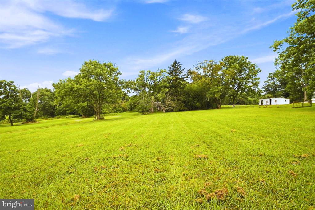 Land in ROCKVILLE 4