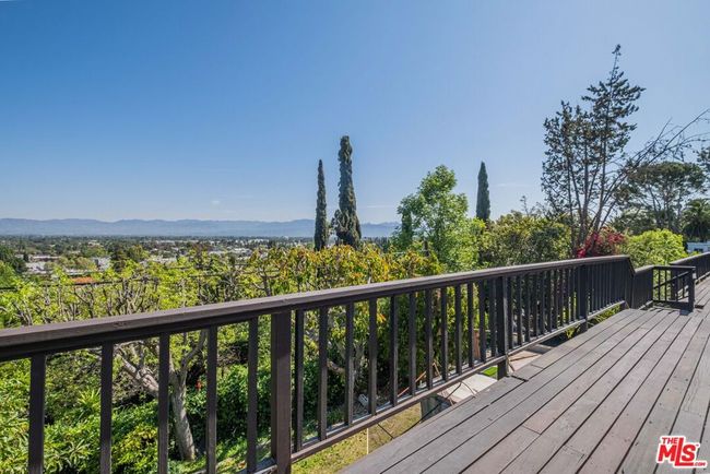 14563 Round Valley Dr, House other with 4 bedrooms, 2 bathrooms and 2 parking in Sherman Oaks CA | Image 29