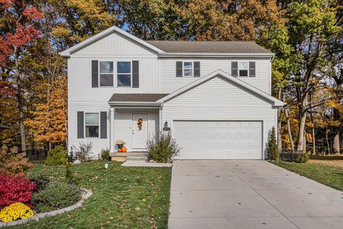 572 Waters Way, Watervliet, MI, 49098-8344 | Card Image