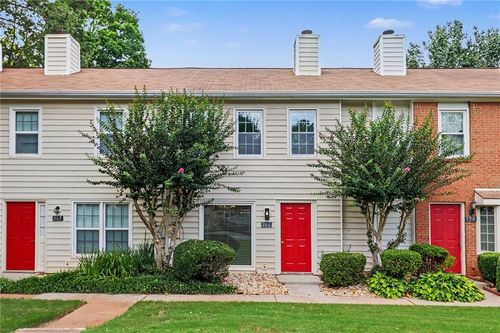 201 Holcomb Ferry Rd, Roswell, GA, 30076-2081 | Card Image