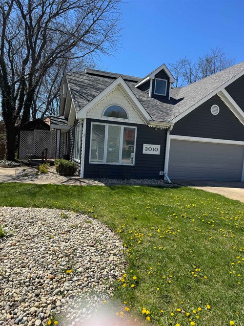 8a-3010 Carefree Dr, Rockford, IL, 61114-6088 | Card Image