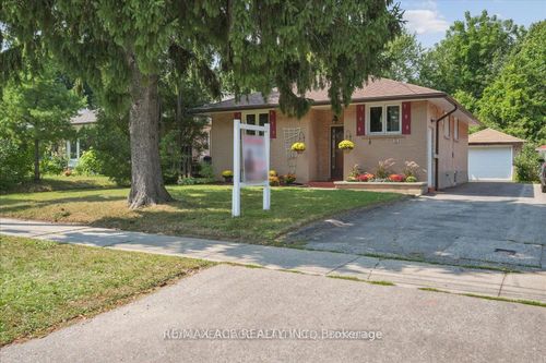 bsmt-26 Oakridge Dr, Scarborough, ON, M1M2A4 | Card Image