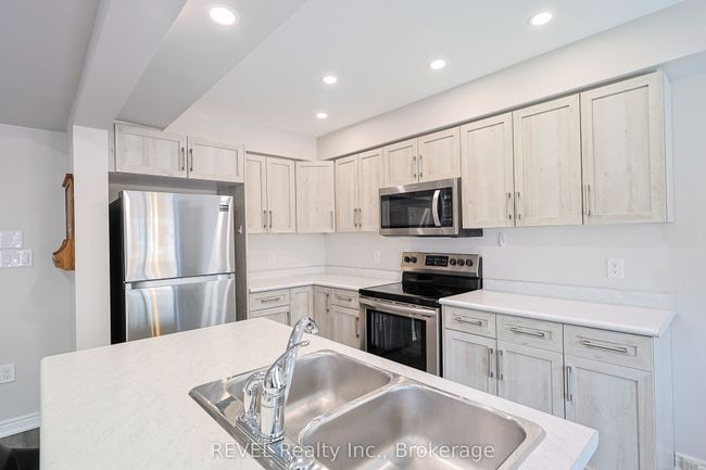 196 Heron St, House attached with 3 bedrooms, 3 bathrooms and 2 parking in Welland ON | Image 21