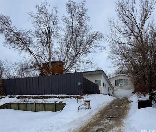 1105 5th Ave, Regina Beach, SK, S0G4C0 | Card Image