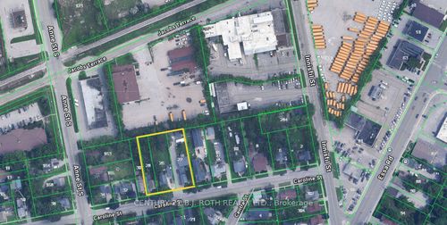 28 Caroline St, Barrie, ON, L4N2S3 | Card Image