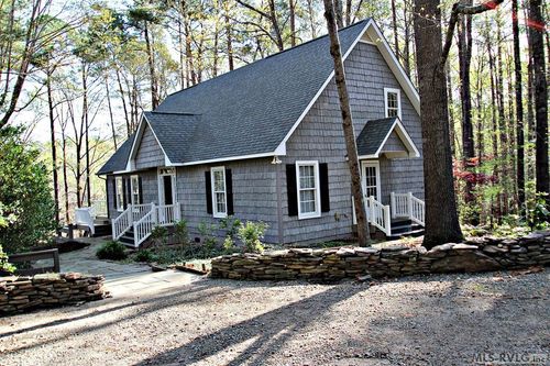 220 Timbuctu Dr, Boydton, VA, 23917-4684 | Card Image
