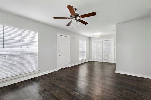 6203 Hyside Dr, Austin, TX, 78723-3718 | Card Image