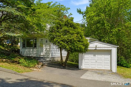 6 Beech St, Ansonia, CT, 06401-1028 | Card Image