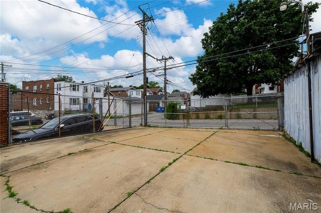 Parking attached to alley. | Image 13