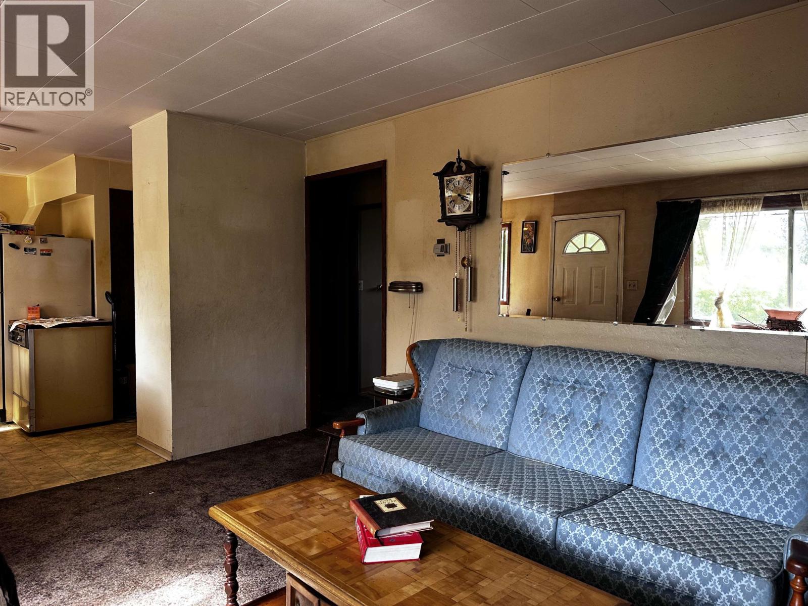 Residential in 100 Mile House