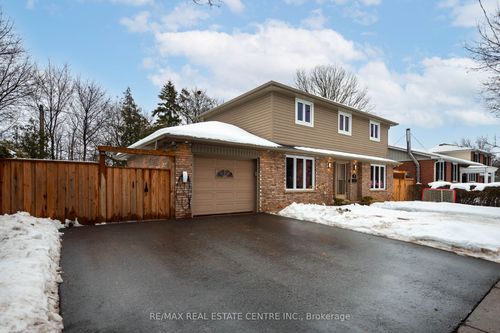 35 Treleaven Drive, Brampton, ON, L6Y1X7 | Card Image