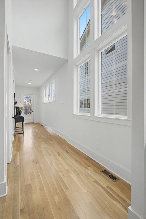 2415B Chapman Dr, Nashville, TN, 37206-1570 | Card Image