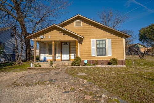 804 E 18th Ave, Corsicana, TX, 75110-8208 | Card Image
