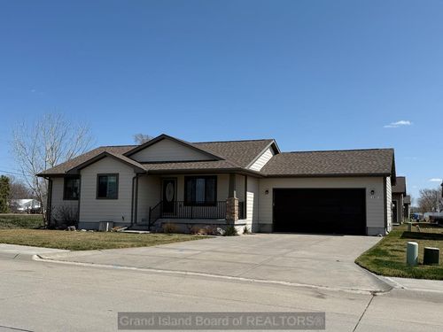 103 Buffalo Grass St, Grand Island, NE, 68803-3831 | Card Image