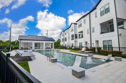 2812 Grand Fountains Dr, Houston, TX, 77054-2057 | Card Image