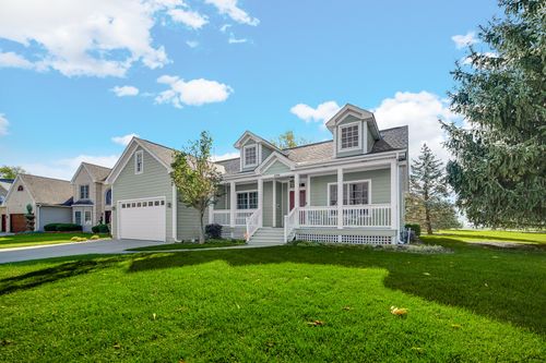 2161 Burnham Ct, Algonquin, IL, 60102-4118 | Card Image