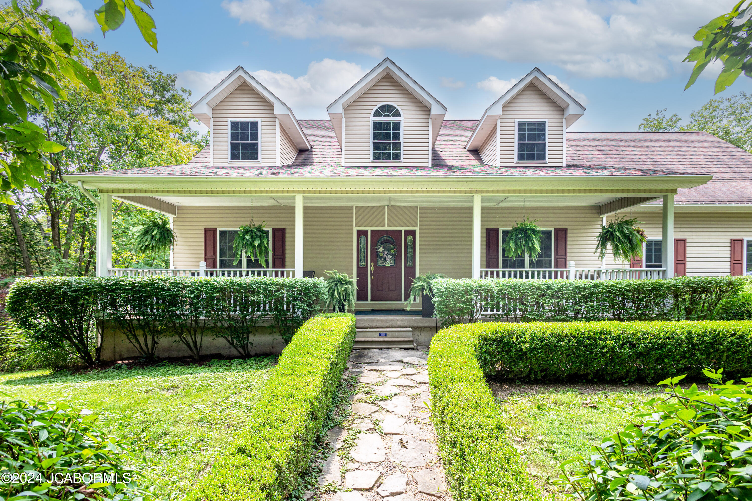 Richland Heights Rd, Fulton, MO 65251