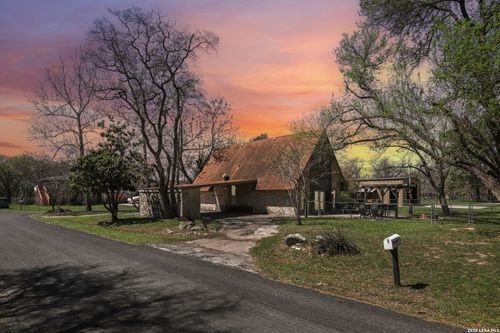 122 Nueces Ln, Seguin, TX, 78155-7022 | Card Image