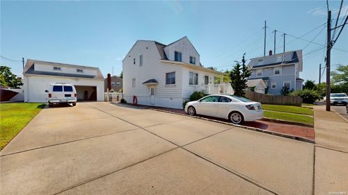 14 Alemeda St, Inwood, NY, 11096-1602 | Card Image