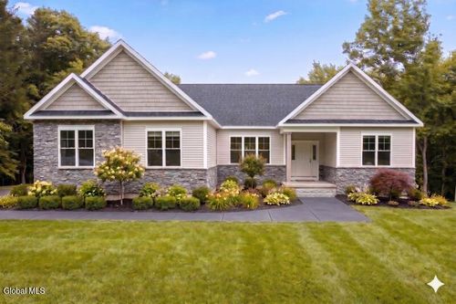 105 Maxwell Rd, Latham, NY, 12110-5123 | Card Image