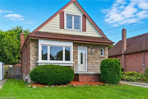 {{alt}} | Card Image