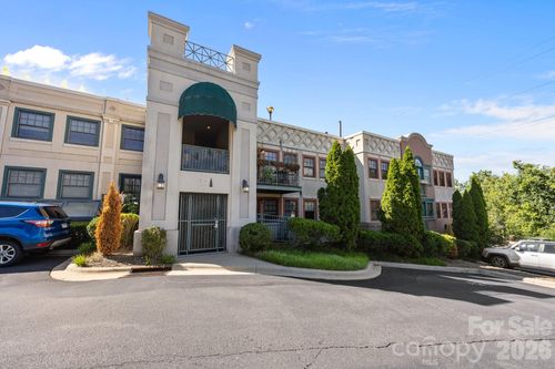 w102-37 Hiawassee St, Asheville, NC, 28801-7711 | Card Image