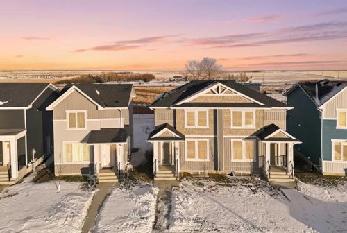 1923 Mccaskill Dr, Crossfield, AB, T0M0S0 | Card Image