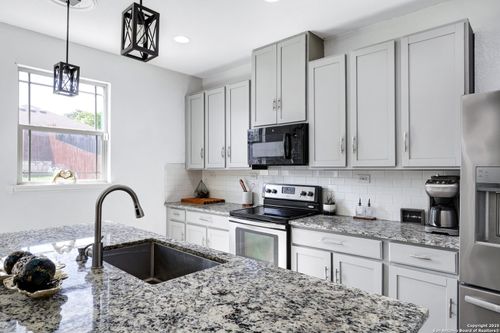 9131 Canter Horse, San Antonio, TX, 78254-6178 | Card Image